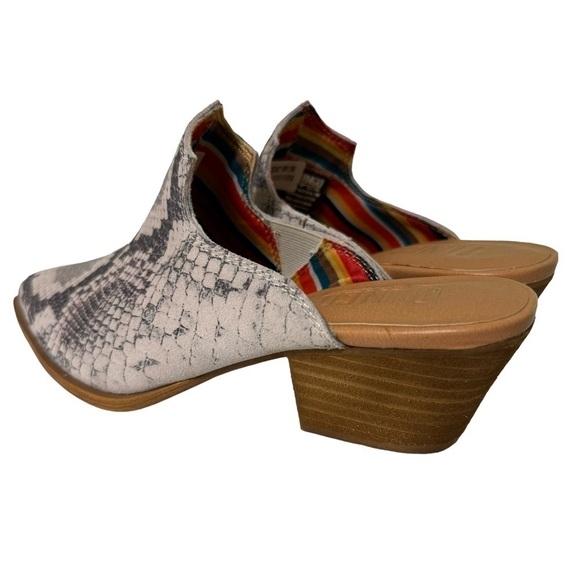 NWT Dingo Knockout Natural Gray Snake Print Suede Leather Slip On Mules Size 9 - Picture 4 of 15